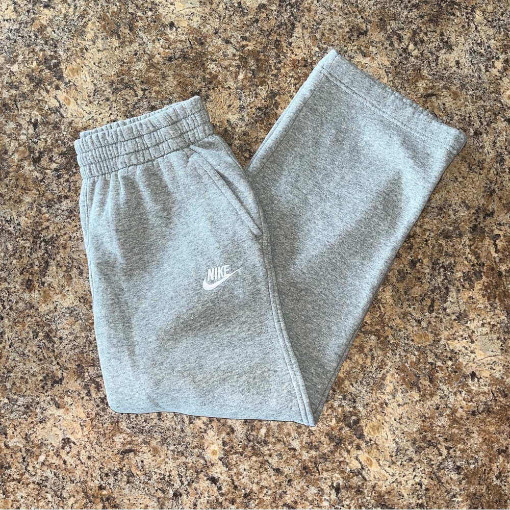 Nike Sportswear Club Fleece Sweatpants Big Kids L Heather Grey New Without Tags - Picture 2 of 10